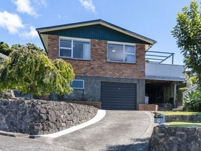 6 Carlton Terrace, Westown, New Plymouth