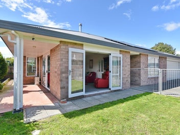 2/76 Highsted Road, Bishopdale, Christchurch