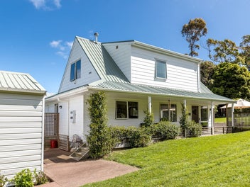 11 Waiata Road, Onetangi, Waiheke Island