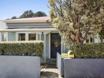 33 Edinburgh Terrace, Berhampore, Wellington