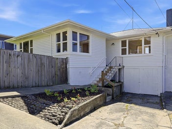 1/176 Chivalry Road, Glenfield, Auckland