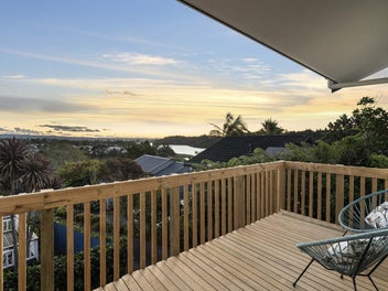 2/66 Pemberton Avenue, Bayview, Auckland