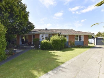 24 La Perouse Place, Northcote, Christchurch