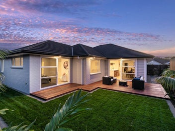 7 Houpuni Road, Wainui, Wainui