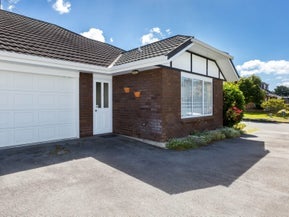 4A Comeskey Grove, Elderslea, Upper Hutt