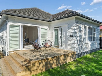2/12 Trafalgar Street, Waiwhetu, Lower Hutt