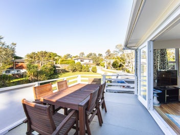 8 Vinceroy Place, Green Bay, Auckland