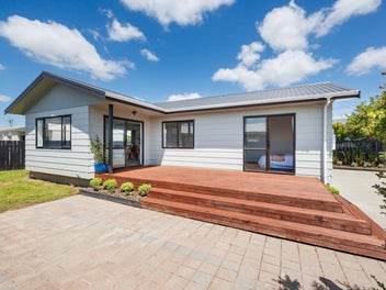 33A Tiller Close, Kelvin Grove, Palmerston North