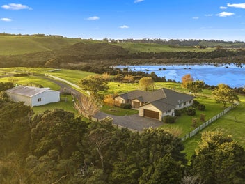 68D Tuparekura Road, Helensville