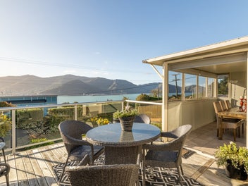 72 Marine Drive, Lyttelton