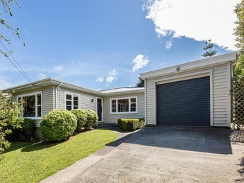 17 Kiriwai Road, Paremata, Porirua