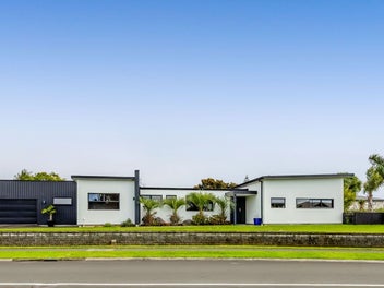 23 Links Drive, Waiwhakaiho, New Plymouth