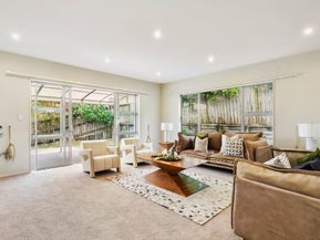 10 Lambir Place, Fairview Heights, Auckland