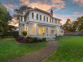 11 Jacksons Road, Merivale, Christchurch