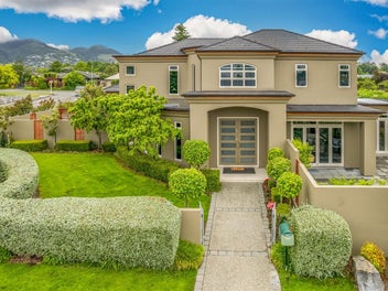 1 Garin Grove, Richmond