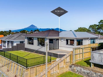 92 Mangorei Road, Strandon, New Plymouth