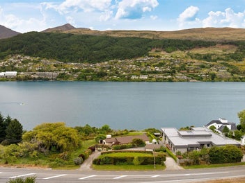 315 Peninsula Road, Kelvin Heights, Queenstown