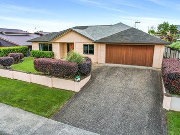 73 Saint James Drive, Huntington, Hamilton