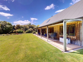 1046 Queen Street East, Levin, Levin