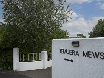 9/31 Green Lane East, Remuera, Auckland