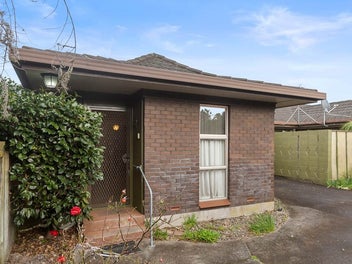 2/14 Regent Street, Papatoetoe, Auckland