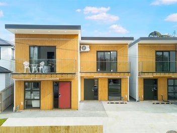 4/13 Sarona Avenue, Glen Eden, Auckland