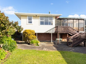 6 Keats Place, Blockhouse Bay, Auckland