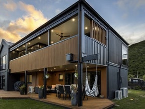 15 Beach Road, Waikawa, Picton