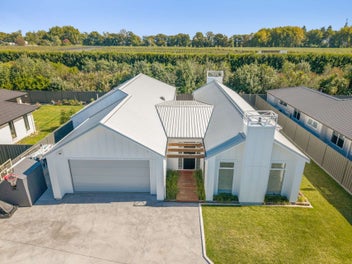 607 Lyndhurst Road, Frimley, Hastings