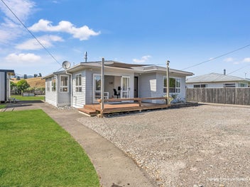 210 Whitby Road, Wakefield