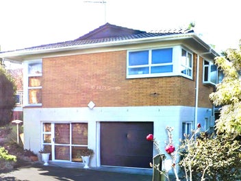 4 Whiteacres Drive, Sunnyhills, Auckland