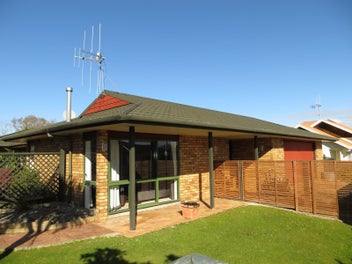 6 Airport Drive, Milson, Palmerston North