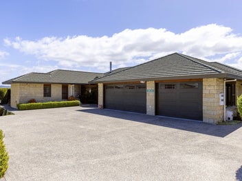 6 Maniapoto Grove, Waipahihi, Taupo