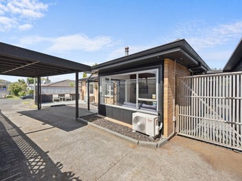 2/15 Rotoiti Avenue, Pakuranga Heights, Auckland