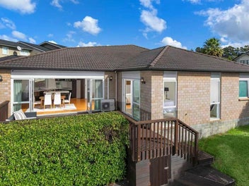 6 Mural Place, Greenhithe, Auckland