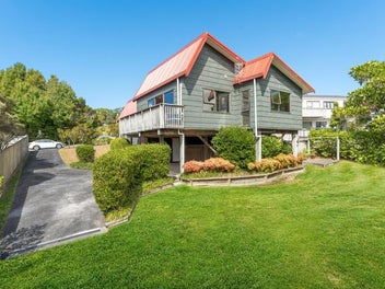 34 Catalina Crescent, Forrest Hill, Auckland