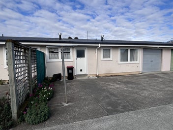 503 Lyndon Road East, Hastings