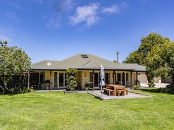 83 Old Main North Road, Amberley