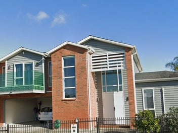 7 Dunkineely Road, Flat Bush, Auckland