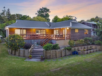 86 Haseler Crescent, Howick, Auckland
