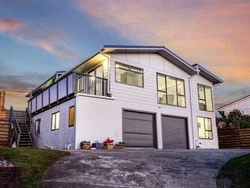 8 Outram Grove, Kelson, Lower Hutt