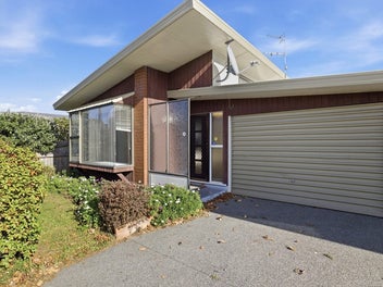 2/31 Waimairi Road, Upper Riccarton, Christchurch