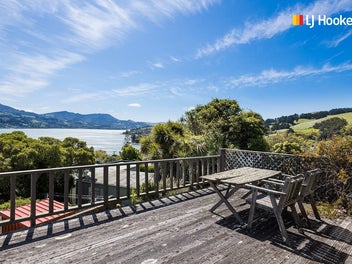 1 Featherston Street, Macandrew Bay, Dunedin