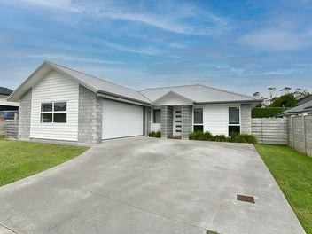 202 Harris Drive, Silverdale, Silverdale