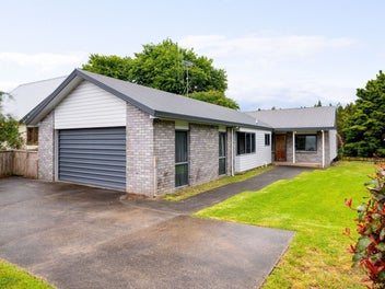 23 Kingsway Crescent, Forest Lake, Hamilton