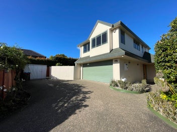 2/12 Mcarthur Avenue, St Heliers, Auckland