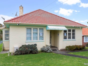 65 Kiwi Road, Point Chevalier, Auckland