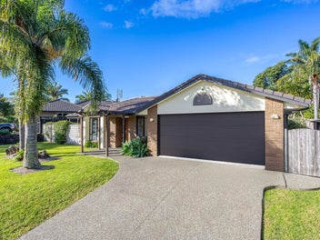 33 Admirals Court Drive, Greenhithe, Auckland