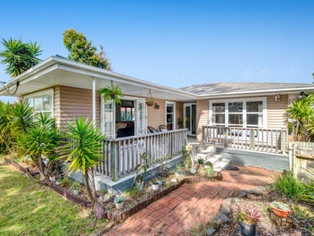 1/73 Chivalry Road, Glenfield, Auckland