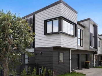15A Pipitea Place, Massey, Auckland